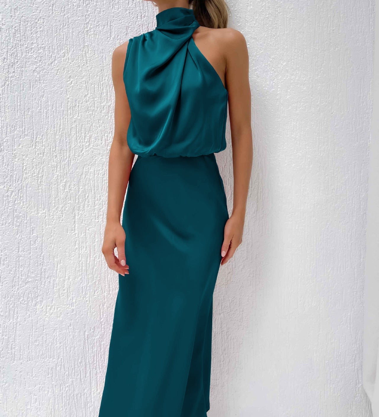 Tyra | Elegantna večernja haljina s halter izrezom
