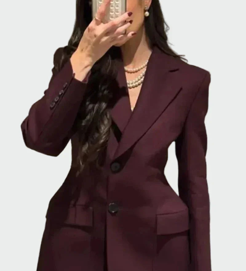 Blazer s Impresivnom Linijom