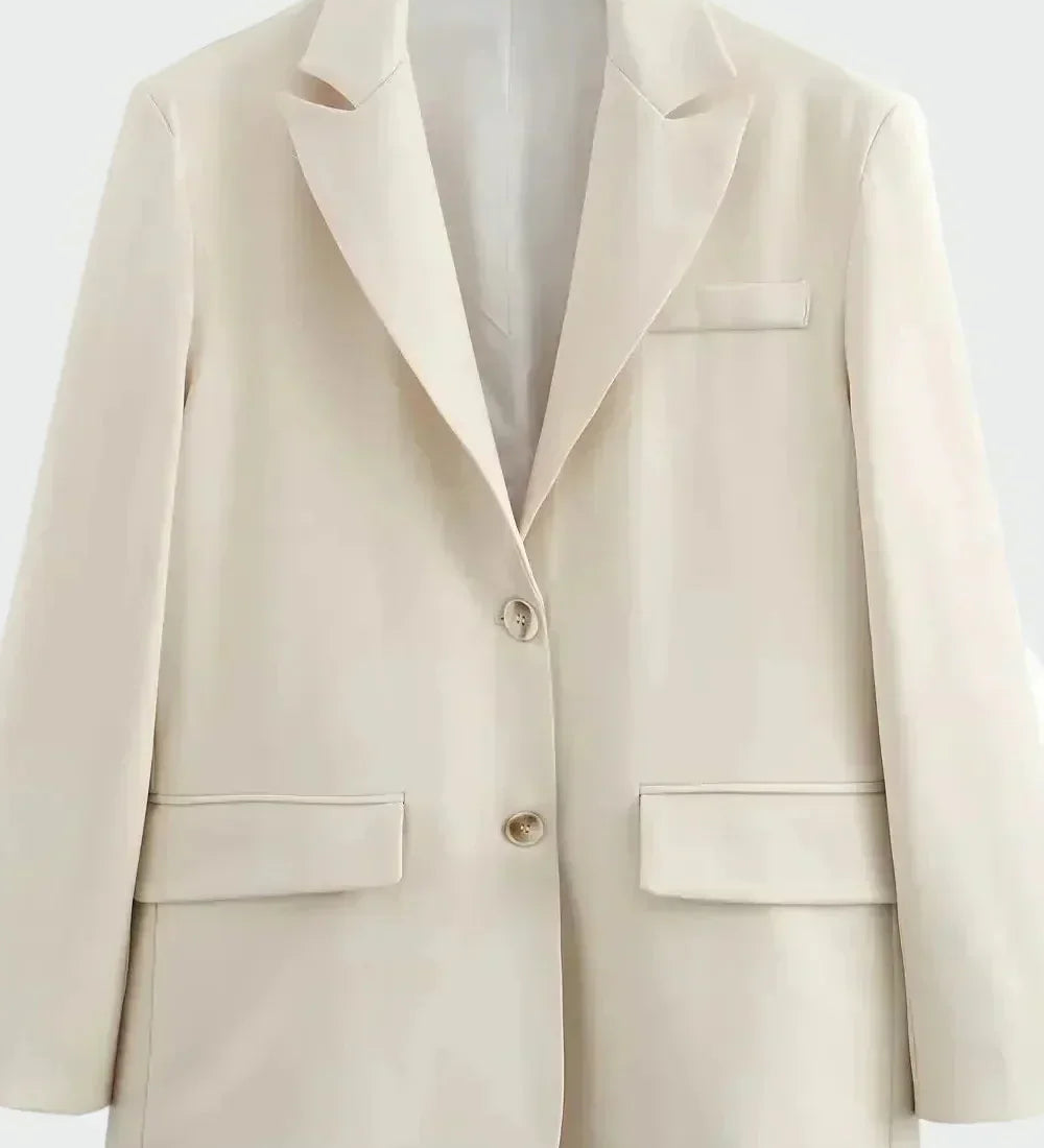 Oversized kaput s modernom linijom
