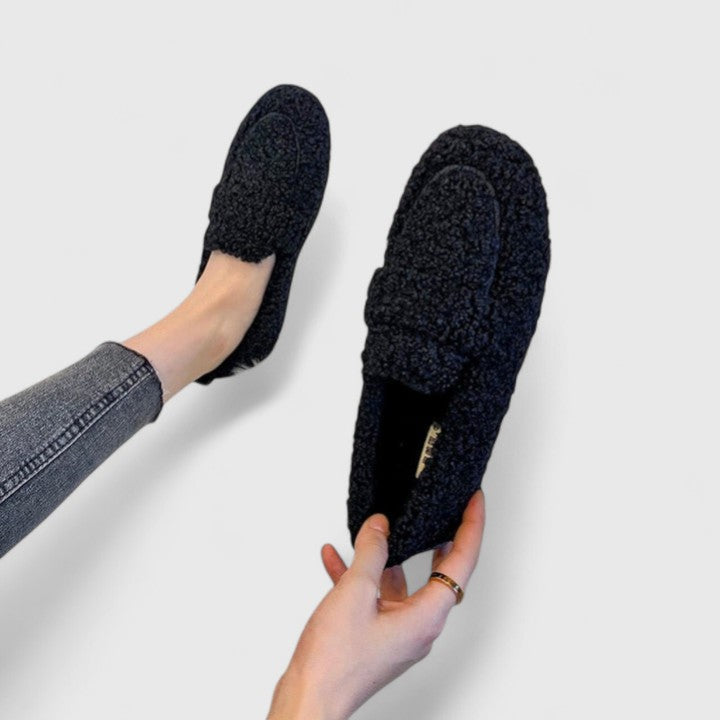 Solenne Slippers - Elegancija u Kući s Udobnom Utješnom