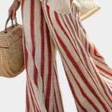 Vanessa - Elegantni Set s Crvenim Prugama